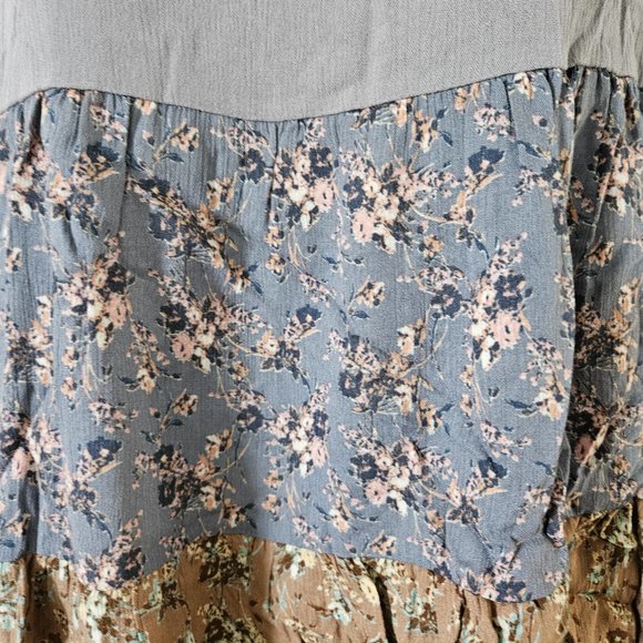 NWOT 143 Story Three Tone Long Sleeve Floral Top Sizes XS/S/M/2X/3X - Picture 2 of 6